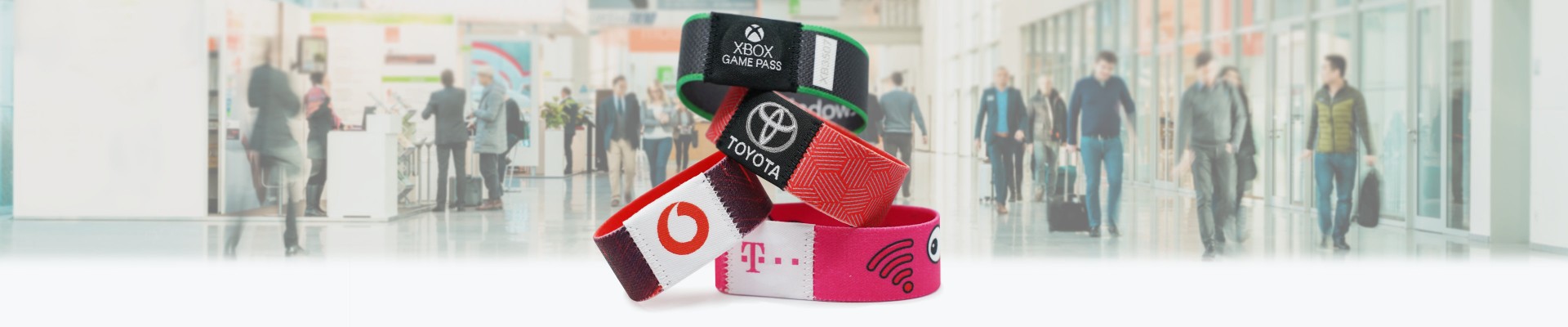 NFC wristbands as intelligent giveaway with added value for trade fairs